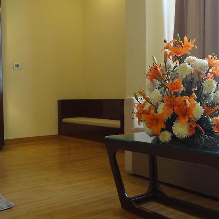 The Legend Hotel Prayagraj Exterior photo
