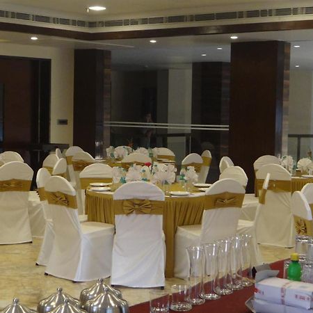 The Legend Hotel Prayagraj Exterior photo