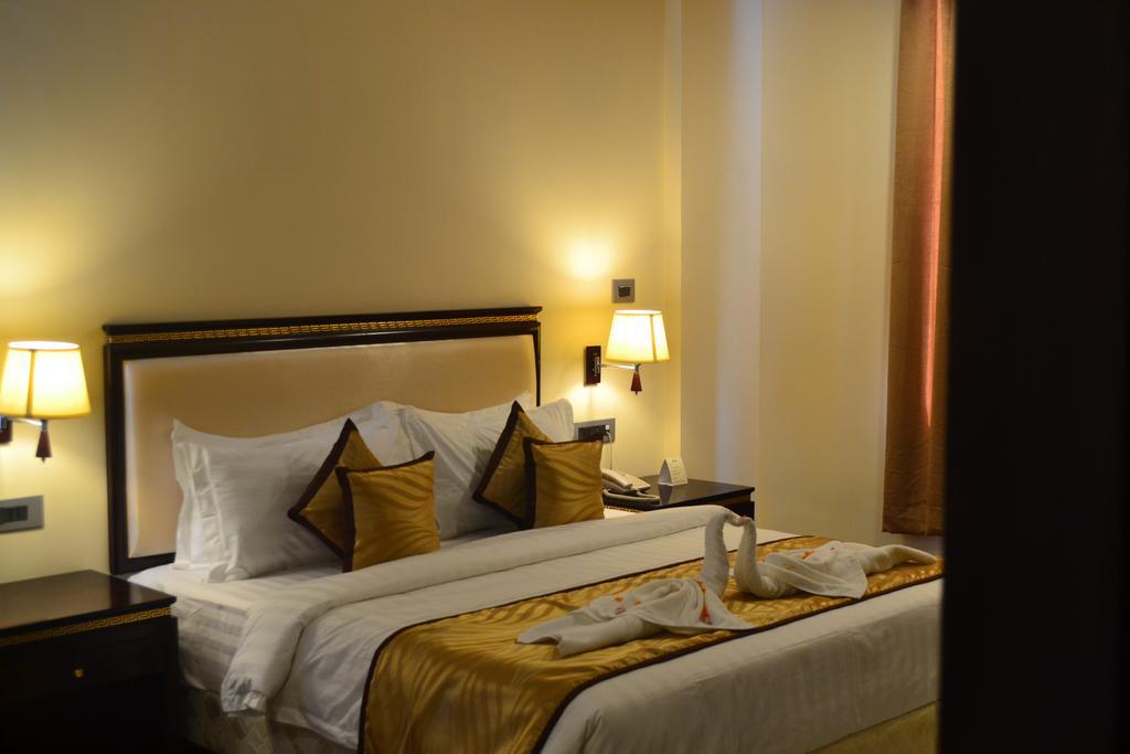 The Legend Hotel Prayagraj Exterior photo