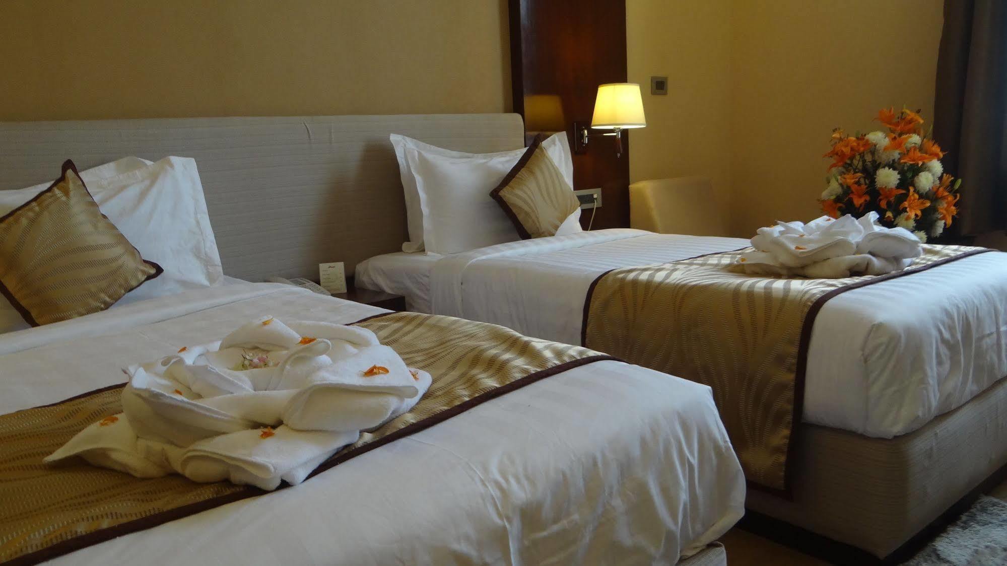 The Legend Hotel Prayagraj Exterior photo