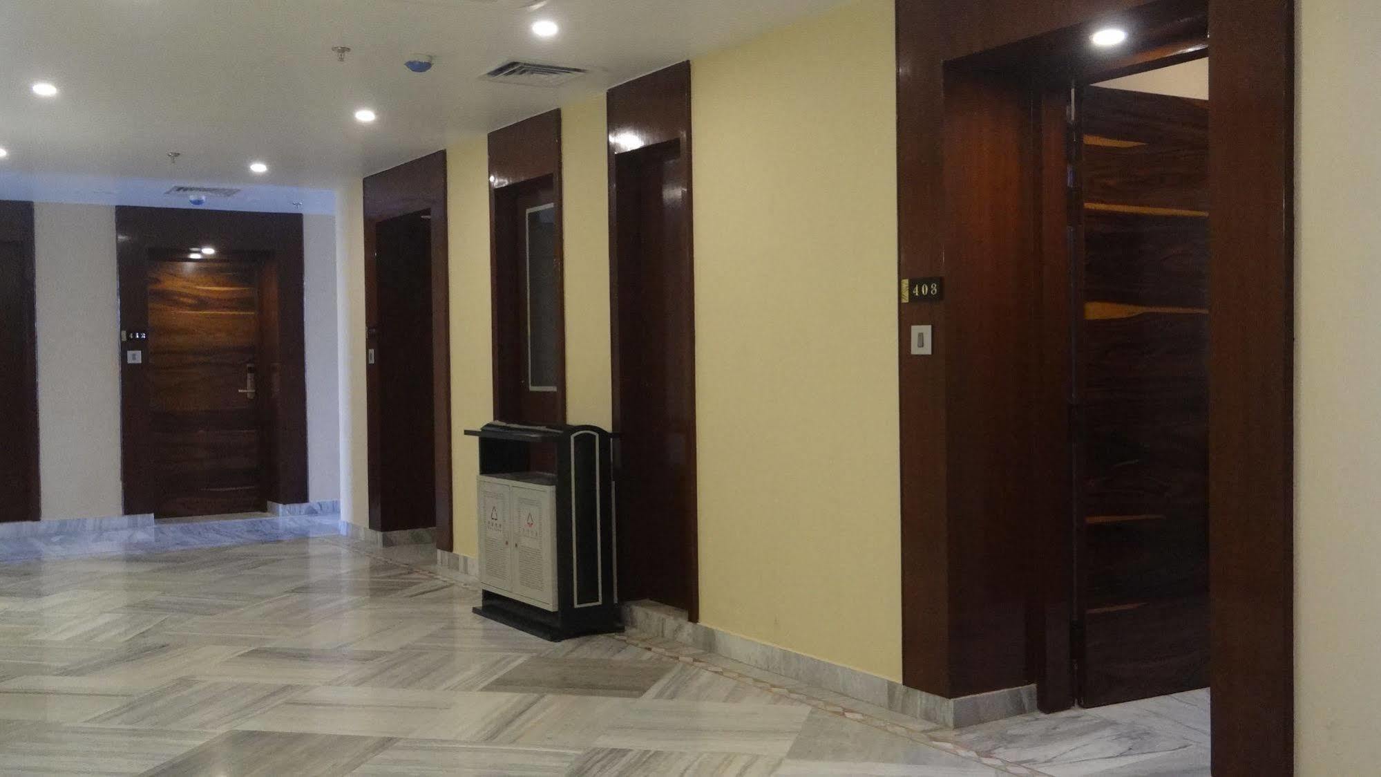 The Legend Hotel Prayagraj Exterior photo