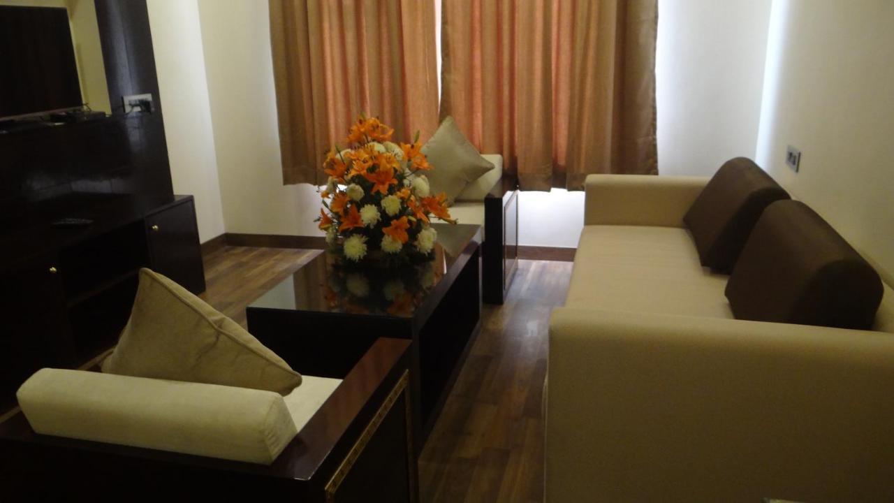 The Legend Hotel Prayagraj Exterior photo